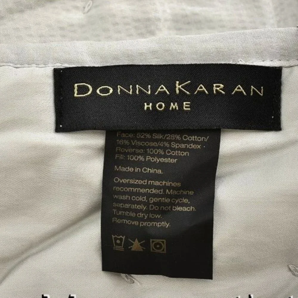 NWOT Donna Karan Hammered Quilt & Shams Set in Platinum